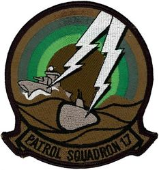 Patrol Squadron 17    
VP-17 "White Lightnings"
1989-1993 (4th insignia)
Established as VP-916 on 1 Jul 1946; VP-ML-66
on 15 Nov 1946; VP-772 in Feb 1950; VP-17 (3rd VP-17) on 4 Feb 1953; VA-HM-10 on 1 July 1956; VP-17
on 1 Jul 1959-31 Mar 1995.
Lockheed P-3C Orion

