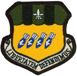 2d Bombardment Wing, Heavy
Translation: LIBERTATEM DEFENDIMUS = Liberty We Defend 
