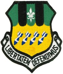 2d Bombardment Wing, Heavy
Translation: LIBERTATEM DEFENDIMUS = Liberty We Defend 
