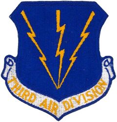 3d Air Division 
Lineage. Established as 3 Bombardment Division on 30 Aug 1943. Activated on 13 Sep 1943. Redesignated 3 Air Division on 1 Jan 1945. Inactivated on 21 Nov 1945. Organized on 23 Aug 1948. Discontinued on 1 May 1951. Redesignated 3 Air Division (Operational) on 8 Oct 1953. Activated on 25 Oct 1953. Inactivated on 1 Mar 1954. Redesignated 3 Air Division on 8 Jun 1954. Activated on 18 Jun 1954. Inactivated on 1 Apr 1970. Activated on 1 Jan 1975. Inactivated on 1 Apr 1992.

USA shiffli made
