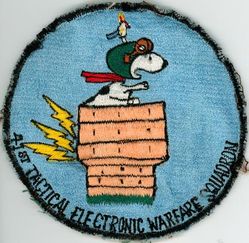 41st Tactical Electronic Warfare Squadron
Organized as Company A, 4th Balloon Squadron on 13 Nov 1917. Redesignated: 9th Balloon Company on 25 Jul 1918; 9th Airship Company on 30 Aug 1921; 9th Airship Squadron on 26 Oct 1933; 1st Observation Squadron on 1 Jun 1937; 1st Observation Squadron (Medium) on 13 Jan 1942; 1st Observation Squadron on 4 Jul 1942; 1st Reconnaissance Squadron (Special) on 25 Jun 1943; 41st Photographic Reconnaissance Squadron on 25 Nov 1944; 41st Tactical Reconnaissance Squadron on 24 Jan 1946. Inactivated on 17 Jun 1946. Redesignated 41st Tactical Reconnaissance Squadron, Night-Photographic, on 14 Jan 1954. Activated on 18 Mar 1954. Inactivated on 18 May 1959. Redesignated 41st Tactical Reconnaissance Squadron, Photo-Jet, and activated, on 30 Jun 1965. Organized on 1 Oct 1965. Redesignated: 41st Tactical Reconnaissance Squadron on 8 Oct 1966; 41st Tactical Electronic Warfare Squadron on 15 Mar 1967. Inactivated on 31 Oct 1969.
Keywords: snoopy