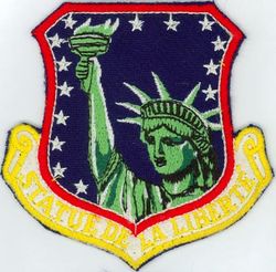 48th Tactical Fighter Wing
Translation: STATUE DE LA LIBERTE = The Statue of Liberty
