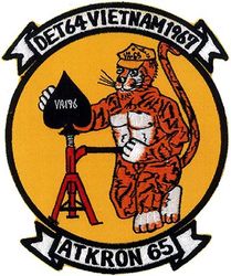 Attack Squadron 65 (VA-65) Detachment 64
VA-65 "Tigers"
1967
Grumman A-6A Intruder
Jul–Dec 1967: Due to the fire on the Forrestal and
her departure from combat duty on Yankee Station,
VA-65 sent a detachment (Det-64) to the Constellation
(CVA 64) to augment VA-196 for the remainder of the
ship’s 1967 combat tour in Vietnam.
