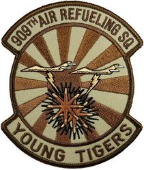 909th Air Refueling Squadron
Consolidated (19 Sep 1985) with the 909 Air Refueling Squadron, Heavy, which was constituted, and activated, on 18 Jan 1963. Organized on 1 Apr 1963. Redesignated as 909 Air Refueling Squadron on 1 Oct 1991-.

Emblem approved on 2 Dec 1963; updated on 7 Nov 1995.

Japanese made by Tiger Embroidery, Okinawa, Japan.
Keywords: desert