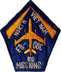 Douglas EB-66C Destroyer 100 Missions North Vietnam
Japan made.
