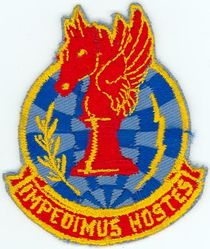 423d Bombardment Squadron, Medium
Translation: IMPEDIMUS HOSTES = We Check the Adversary
 
Circa 1959-62
